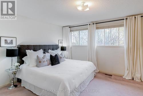 29 Justus Drive, Richmond Hill, ON - Indoor Photo Showing Bedroom