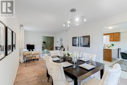 29 Justus Drive, Richmond Hill, ON - Indoor Photo Showing Living Room