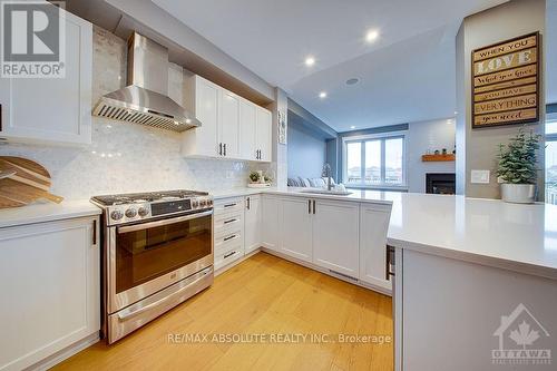 1120 Northgraves Crescent, Ottawa, ON - Indoor Photo Showing Kitchen With Upgraded Kitchen