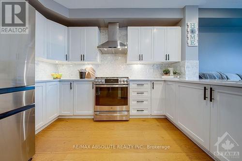 1120 Northgraves Crescent, Ottawa, ON - Indoor Photo Showing Kitchen With Upgraded Kitchen