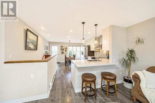 1043 Cawthra Road, Mississauga, ON - Indoor Photo Showing Kitchen With Upgraded Kitchen