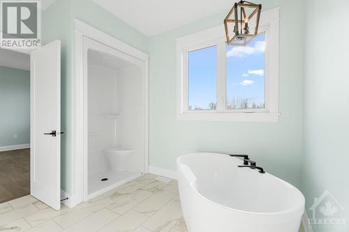 10076 Nation River Road, South Mountain, ON - Indoor Photo Showing Bathroom