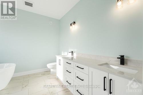 10076 Nation River Road, South Dundas, ON - Indoor Photo Showing Bathroom