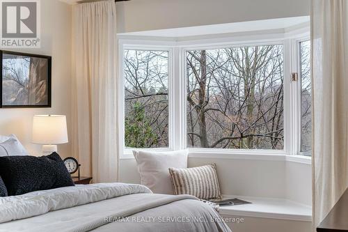 35 Forestgrove Circle, Brampton, ON - Indoor Photo Showing Bedroom