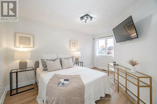 35 Forestgrove Circle, Brampton, ON - Indoor Photo Showing Bedroom