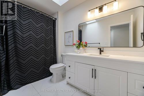 35 Forestgrove Circle, Brampton, ON - Indoor Photo Showing Bathroom