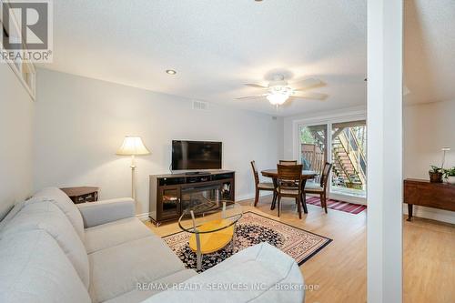 35 Forestgrove Circle, Brampton, ON - Indoor Photo Showing Living Room