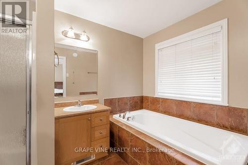 84 Furness Way, Ottawa, ON - Indoor Photo Showing Bathroom