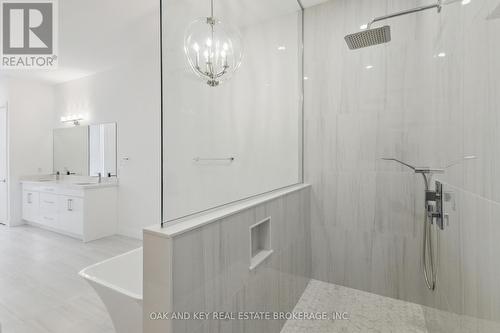 11 - 495 Oakridge Drive, London, ON - Indoor Photo Showing Bathroom