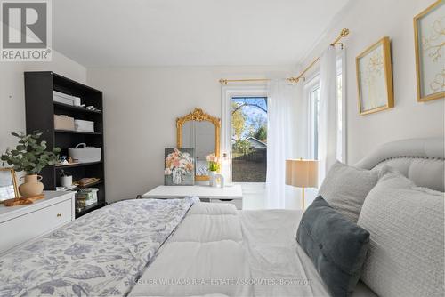 404 Tragina Avenue N, Hamilton, ON - Indoor Photo Showing Bedroom