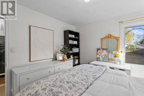 404 Tragina Avenue N, Hamilton, ON - Indoor Photo Showing Bedroom