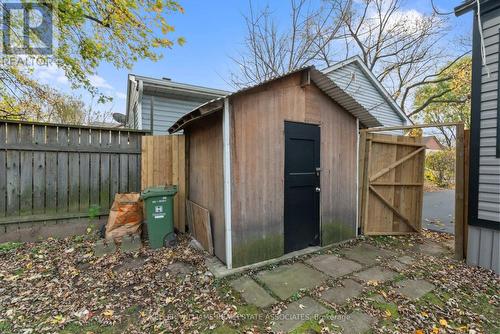 404 Tragina Avenue N, Hamilton, ON - Outdoor