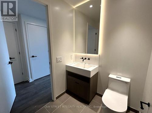 2511 - 55 Charles Street E, Toronto, ON - Indoor Photo Showing Bathroom