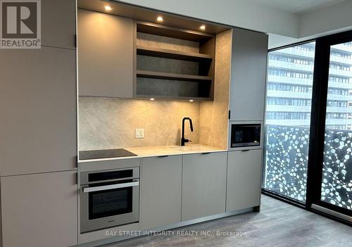 2511 - 55 Charles Street E, Toronto, ON - Indoor Photo Showing Kitchen