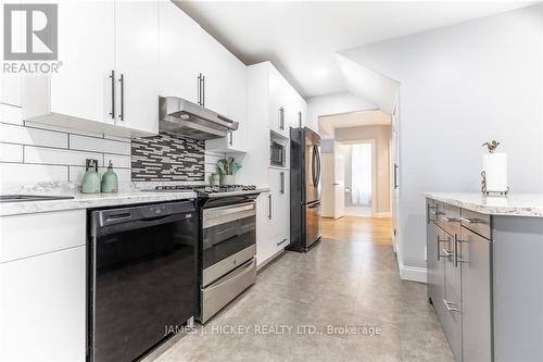 32750 Highway 17, Deep River (511 - Chalk River And Laurentian Hills South), ON - Indoor Photo Showing Kitchen With Upgraded Kitchen