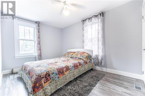 32750 Highway 17, Deep River (511 - Chalk River And Laurentian Hills South), ON - Indoor Photo Showing Bedroom