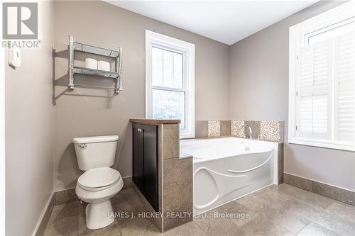 32750 Highway 17, Deep River (511 - Chalk River And Laurentian Hills South), ON - Indoor Photo Showing Bathroom