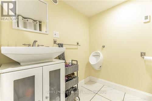 32750 Highway 17, Deep River (511 - Chalk River And Laurentian Hills South), ON - Indoor Photo Showing Laundry Room