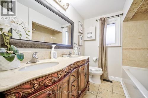 6 Wyndcliff Crescent, Toronto, ON - Indoor Photo Showing Bathroom