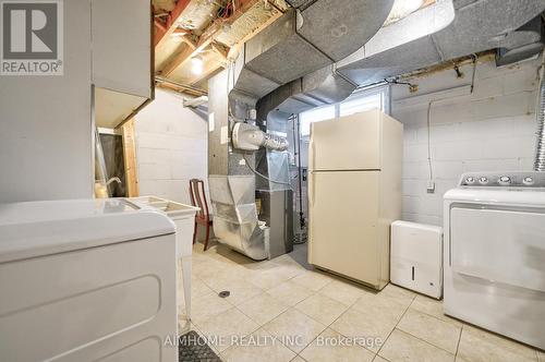 6 Wyndcliff Crescent, Toronto, ON - Indoor Photo Showing Laundry Room