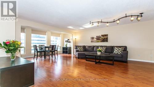 603 - 25 Grenville Street, Toronto, ON - Indoor Photo Showing Living Room