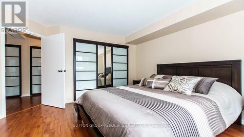 603 - 25 Grenville Street, Toronto, ON - Indoor Photo Showing Bedroom