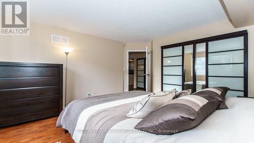 603 - 25 Grenville Street, Toronto, ON - Indoor Photo Showing Bedroom