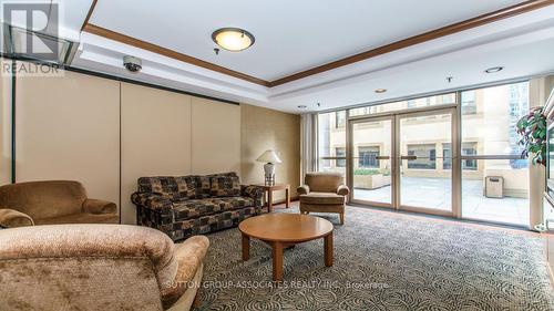 603 - 25 Grenville Street, Toronto, ON - Indoor Photo Showing Living Room