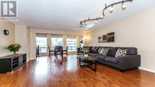 603 - 25 Grenville Street, Toronto, ON - Indoor Photo Showing Living Room