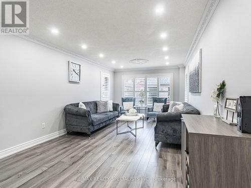 343 Via Carmine Avenue, Vaughan, ON - Indoor Photo Showing Living Room