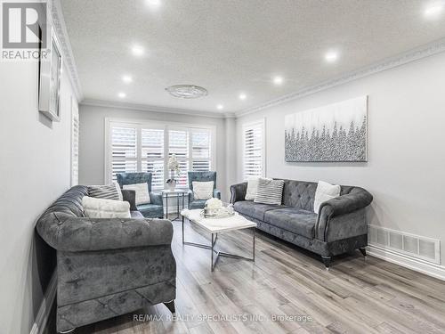 343 Via Carmine Avenue, Vaughan, ON - Indoor Photo Showing Living Room