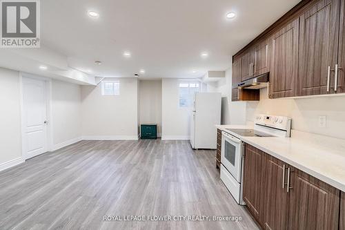 24 Herrick Drive, Brampton, ON - Indoor Photo Showing Kitchen