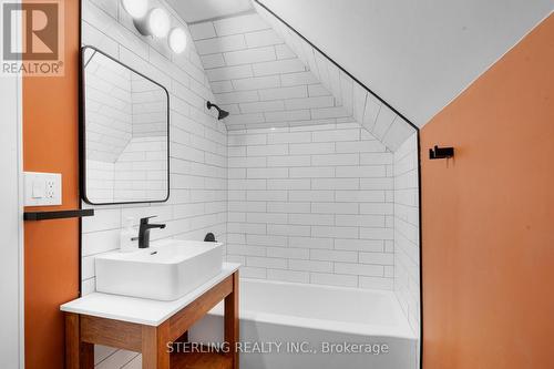 200 Stewart Street, Peterborough, ON - Indoor Photo Showing Bathroom