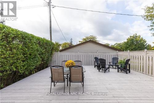 37 Larchwood Drive, St. Catharines (461 - Glendale/Glenridge), ON - Outdoor With Deck Patio Veranda With Exterior