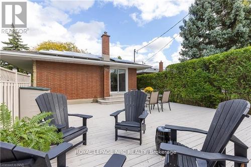 37 Larchwood Drive, St. Catharines (461 - Glendale/Glenridge), ON - Outdoor With Deck Patio Veranda With Exterior