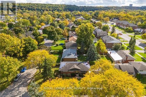 37 Larchwood Drive, St. Catharines (461 - Glendale/Glenridge), ON - Outdoor With View