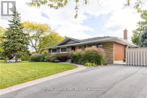 37 Larchwood Drive, St. Catharines (461 - Glendale/Glenridge), ON - Outdoor With Facade