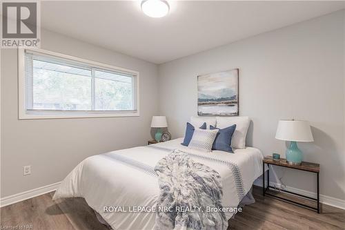 37 Larchwood Drive, St. Catharines (461 - Glendale/Glenridge), ON - Indoor Photo Showing Bedroom