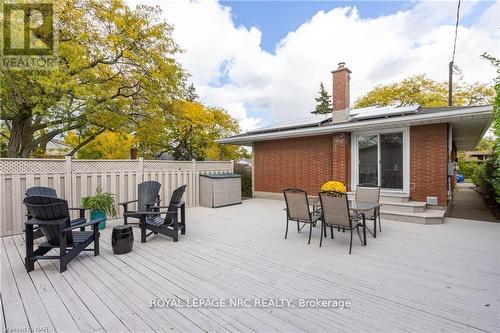 37 Larchwood Drive, St. Catharines (461 - Glendale/Glenridge), ON - Outdoor With Deck Patio Veranda With Exterior