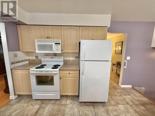 2850 Gavlin Road, Quesnel, BC - Indoor Photo Showing Kitchen