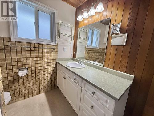 2850 Gavlin Road, Quesnel, BC - Indoor Photo Showing Bathroom