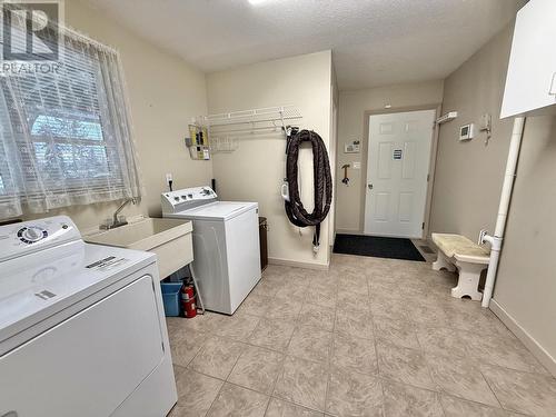 2850 Gavlin Road, Quesnel, BC - Indoor Photo Showing Laundry Room