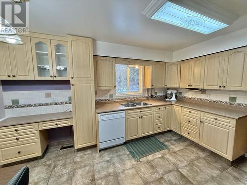 2850 Gavlin Road, Quesnel, BC - Indoor Photo Showing Kitchen With Double Sink