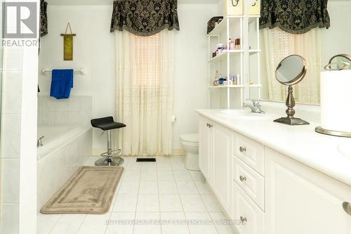 239 Dalgleish Gardens, Milton, ON - Indoor Photo Showing Bathroom