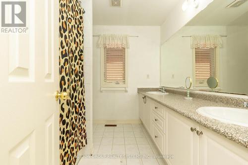 239 Dalgleish Gardens, Milton, ON - Indoor Photo Showing Bathroom