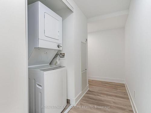 304-370 Martha St, Burlington, ON - Indoor Photo Showing Laundry Room