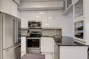 602-80 Absolute Ave, Mississauga, ON  - Indoor Photo Showing Kitchen With Upgraded Kitchen 