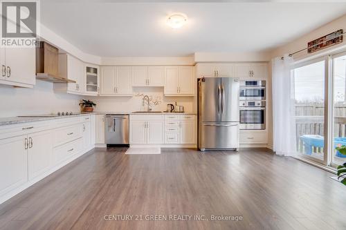 303 Yates Drive, Milton, ON - Indoor Photo Showing Kitchen