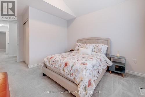 303 Yates Drive, Milton, ON - Indoor Photo Showing Bedroom