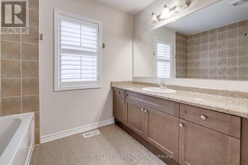 303 Yates Drive, Milton, ON - Indoor Photo Showing Bathroom